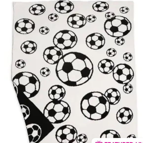 BNWT comfy Luxe soccer blanket  reversible - Picture 3 of 5